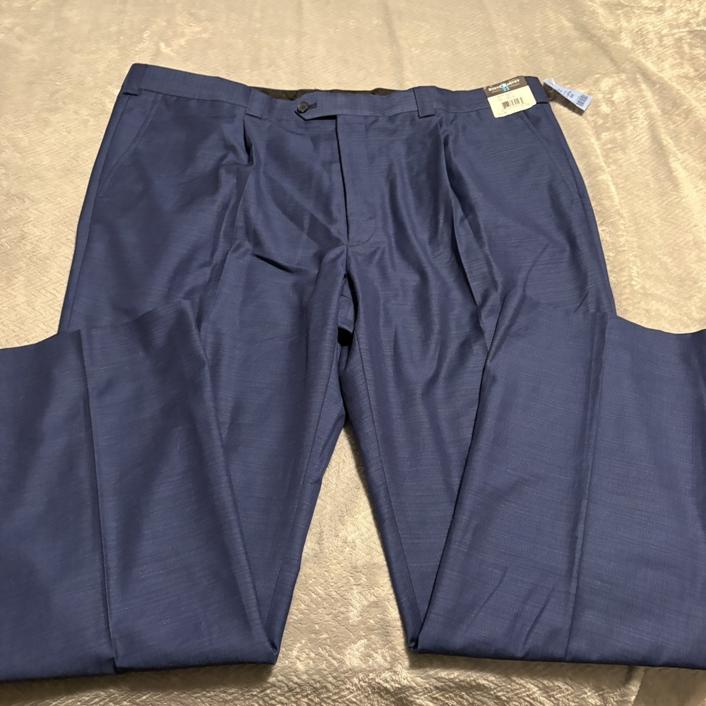 NEW MENS STEVE HARVEY SIGNATURE PLEATED NAVY PANTS SIZE 46X32